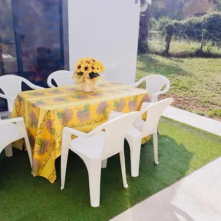 La Maison Aux Volets Bleus Vakantiehuis *